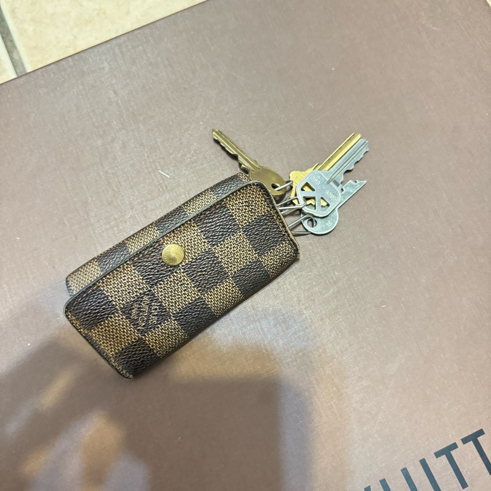 Authentic LOUIS VUITTON - LV Damier Ebene Multicles 4 Key Holder